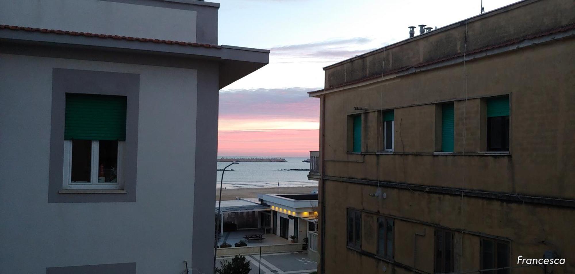 Casa Di Pipo - Appartamento Davanti Al Mare Pescara Kültér fotó